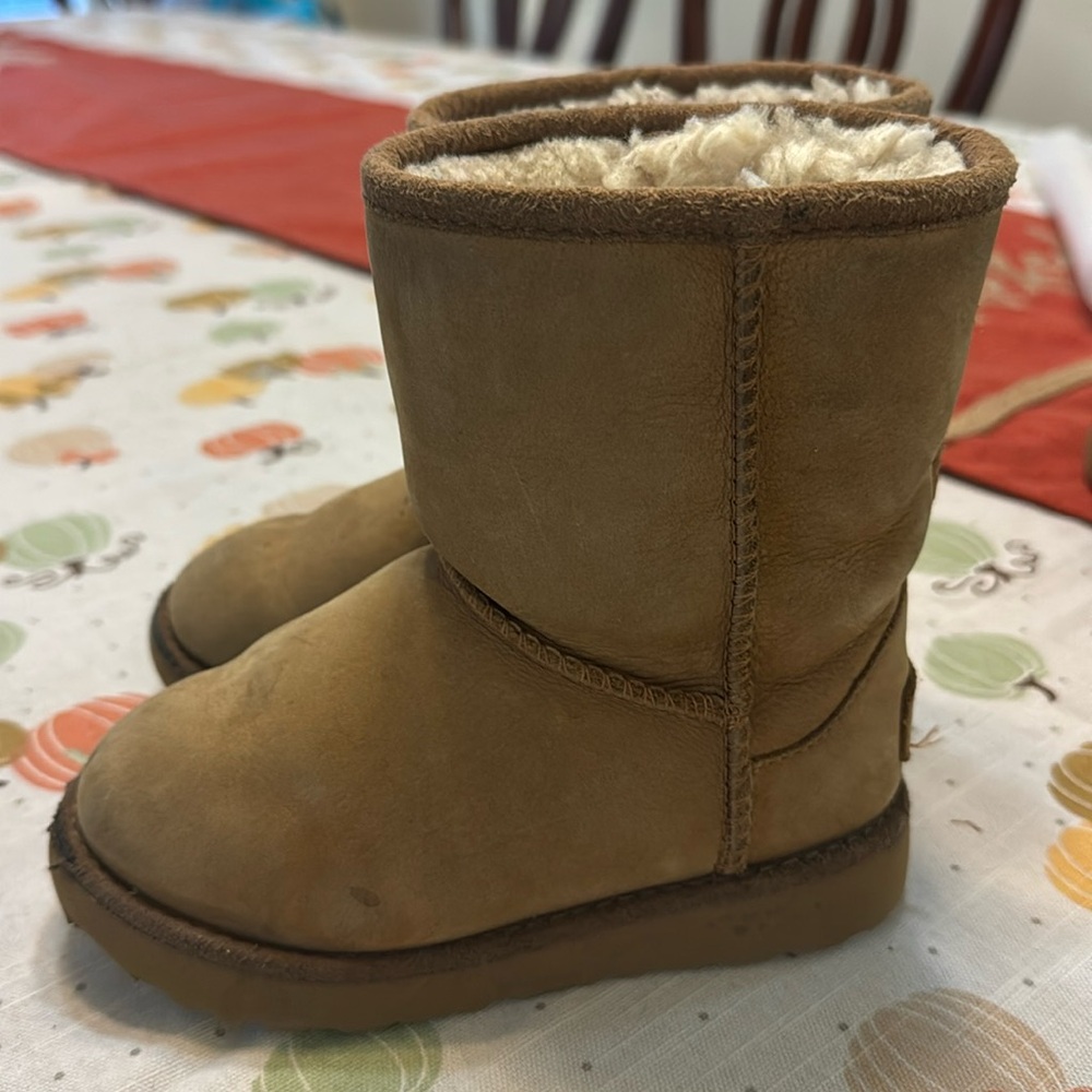 Girls Toddler 9 T9 UGGS UGG boots